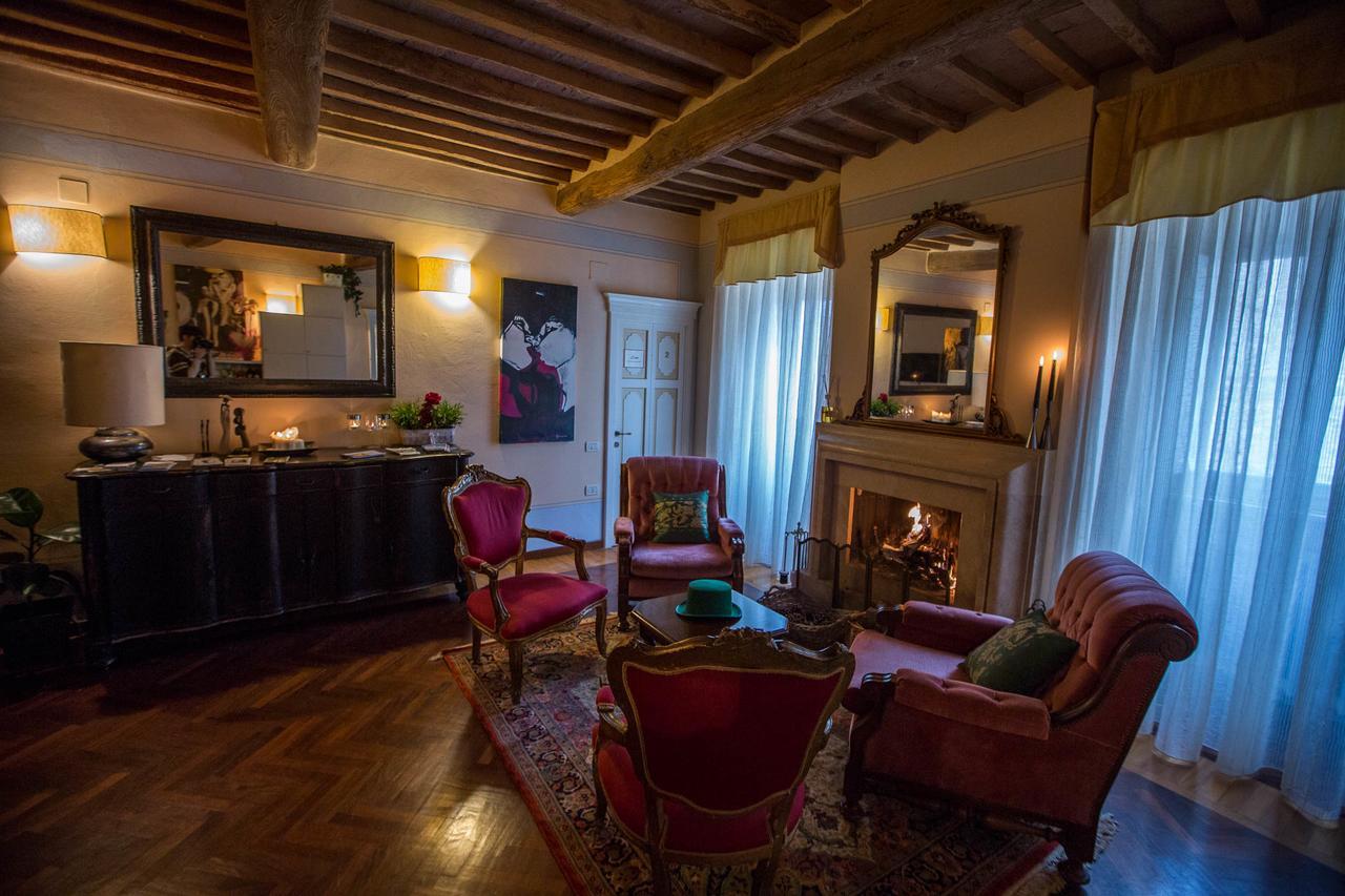 Borgo Agli Scudi Suite&Breakfast カンピーリア・マリッティマ エクステリア 写真
