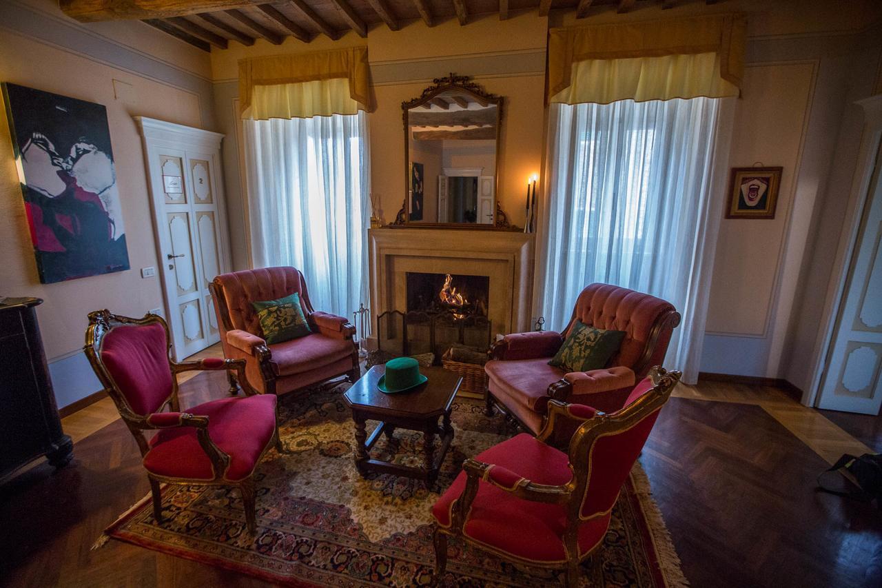 Borgo Agli Scudi Suite&Breakfast カンピーリア・マリッティマ エクステリア 写真